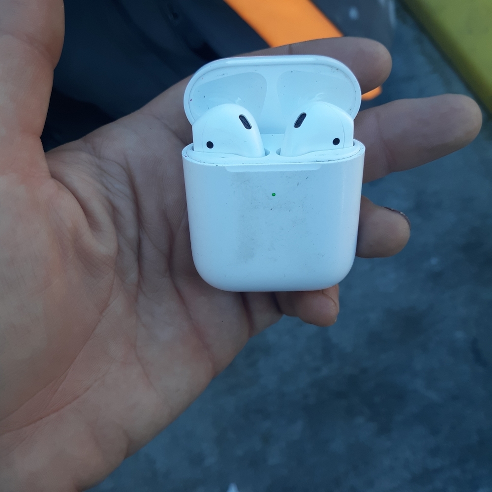 Apple earpods